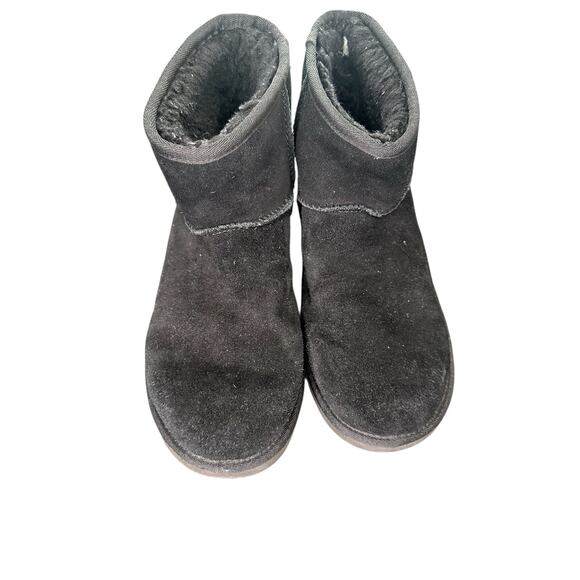Ugg Black Women's Suede Sherpa Lined Classic Mini Rubber Logo Boot Size 9 - Picture 4 of 11